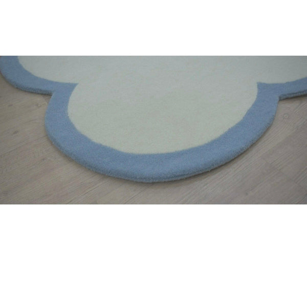 Hand-Tufted Wool Rug – Soft White with Sky Blue Scalloped Border Rug | Handmade Wool Area Rugs For Living Room Bedroom Aesthetics Home Décor Rugs
